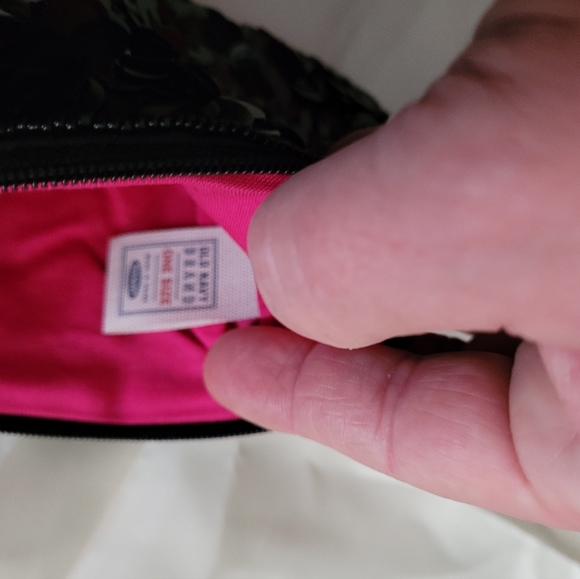 Sequined wristlet Old Navy Euc - Picture 5 of 8